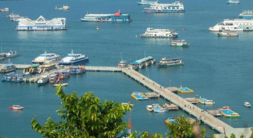 Oyo 1066 Encore Sea Side Pattaya Exteriör bild