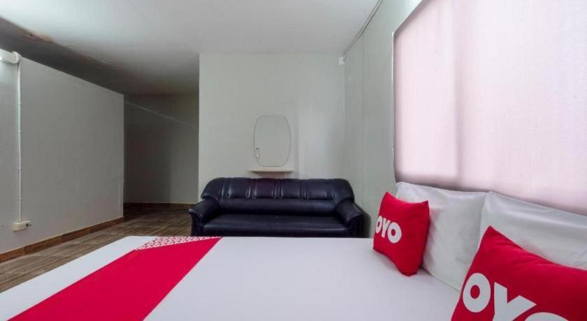 Oyo 1066 Encore Sea Side Pattaya Exteriör bild
