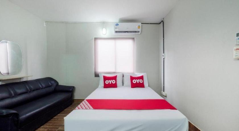 Oyo 1066 Encore Sea Side Pattaya Exteriör bild